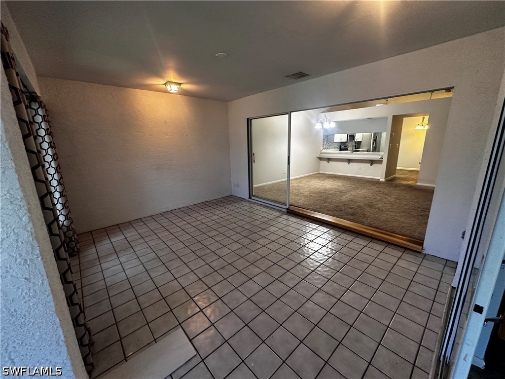 2 Bed Waterfront Home for Sale in Fort Myers, photo 2