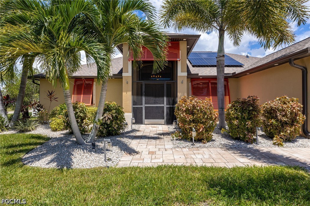 3 Bed Pool Home for Sale in Cape Coral, photo 2