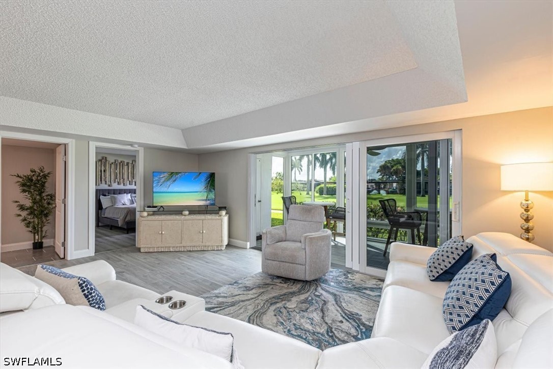 3 Bed Condominium for Sale in Naples, photo 2