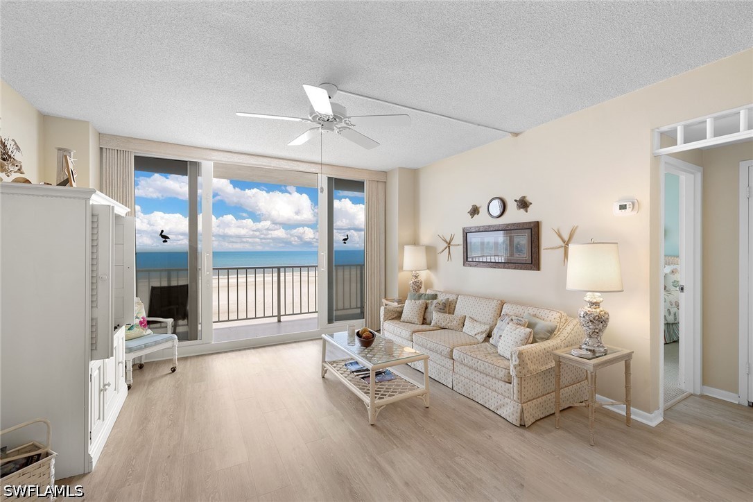 2 Bed Waterfront Home for Sale in Marco Island, photo 2