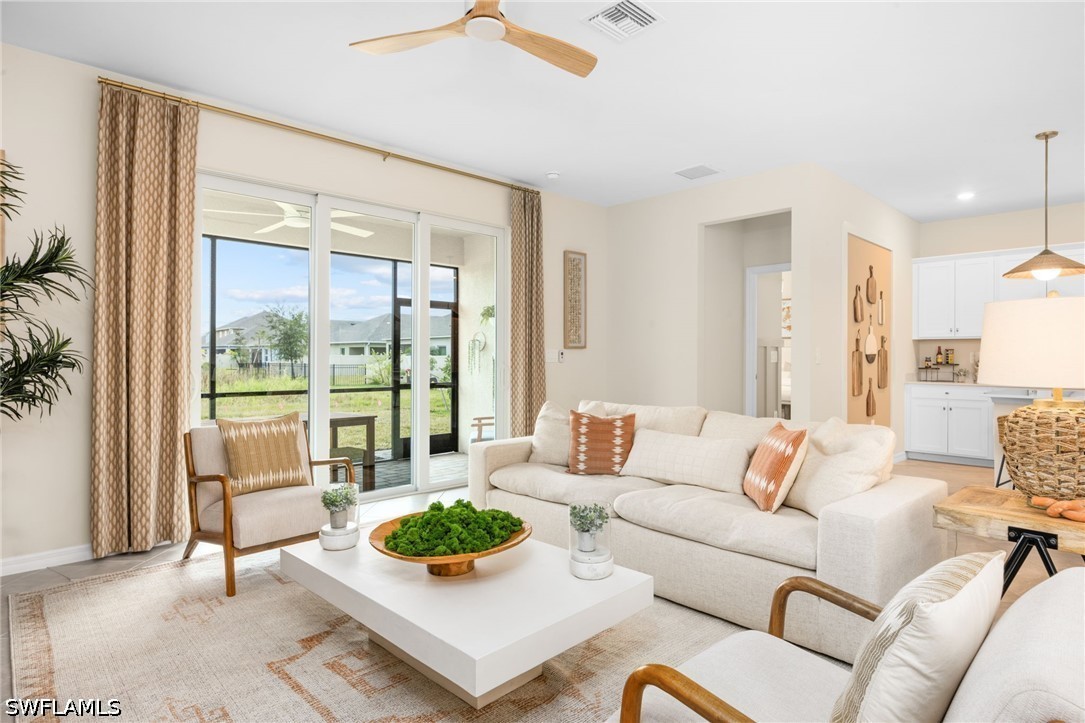 4 Bed SingleFamilyResidence for Sale in North Fort Myers, photo 2