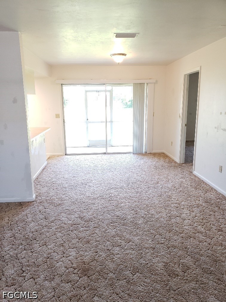 2 Bed Condominium for Sale in Cape Coral, photo 2