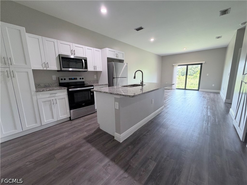 2 Bed Duplex for Sale in Lehigh Acres, photo 2