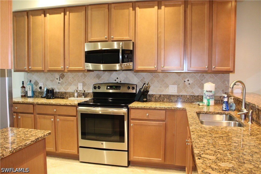 2 Bed Waterfront Home for Sale in Alberi Acqua, photo 2