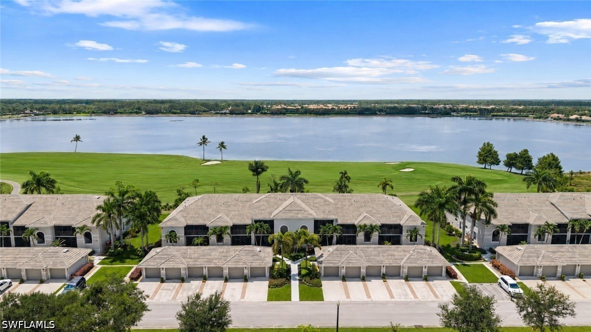 3 Bed Condominium for Sale in Heritage Bay, photo 2