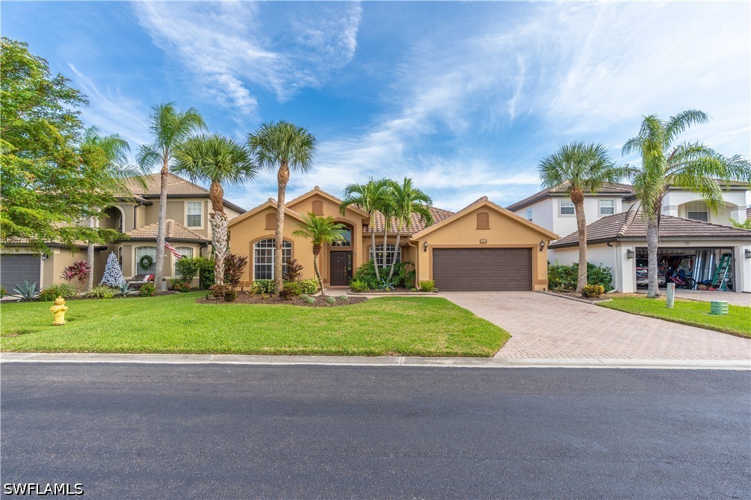 4 Bed Pool Home for Sale in Stoneybrook, photo 2