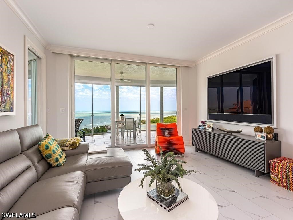 2 Bed Waterfront Home for Sale in Naples, photo 2