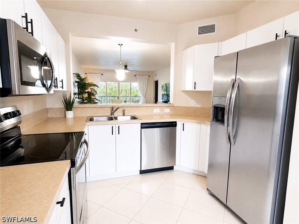 2 Bed Condominium for Sale in Blue Heron, photo 2