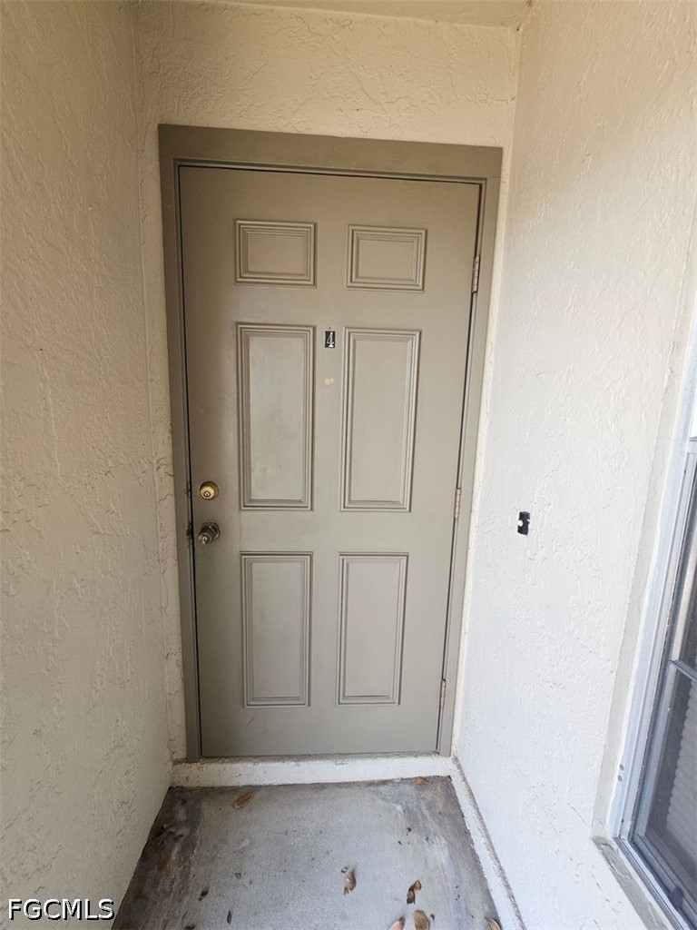 2 Bed Condominium for Sale in Cape Coral, photo 2