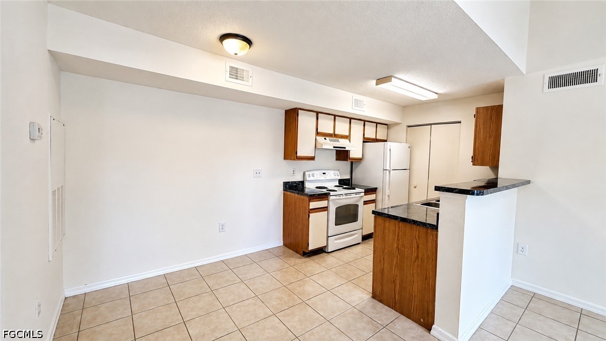 1 Bed Condominium for Sale in Venetian Palms, photo 2