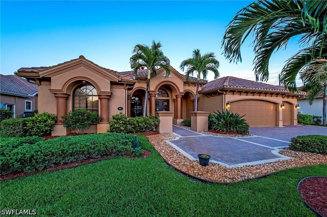 3 Bed Pool Home for Sale in Briarwood, photo 2