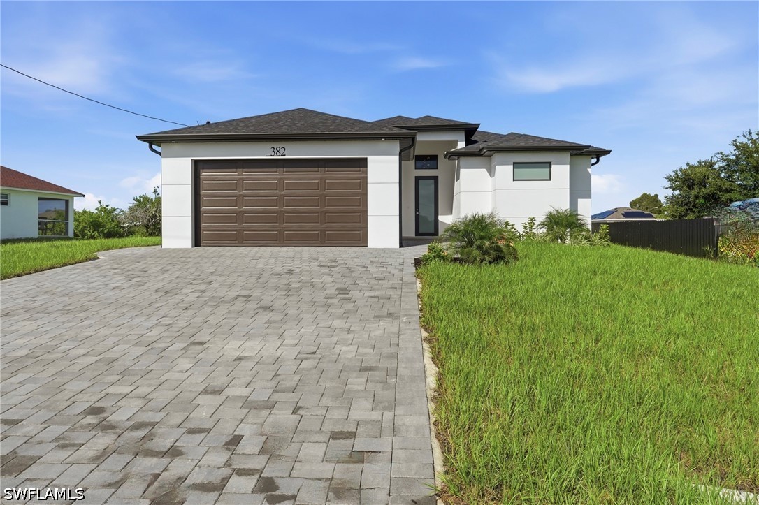 4 Bed Waterfront Home for Sale in Lehigh Acres, photo 2