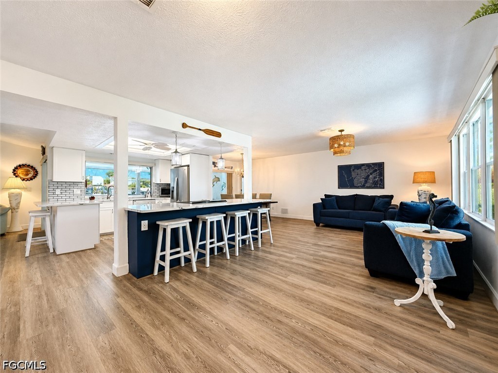3 Bed Pool Home for Sale in Cape Coral, photo 2