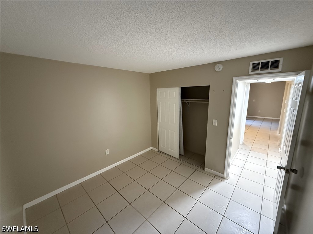 1 Bed Condominium for Sale in Fort Myers, photo 2