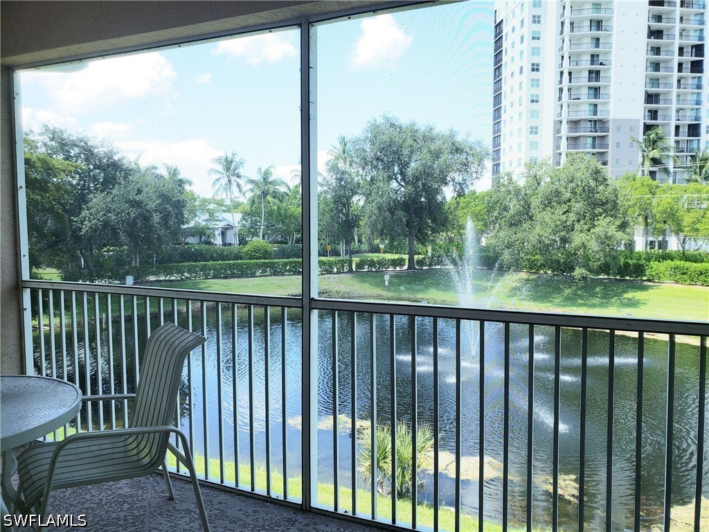 2 Bed Waterfront Home for Sale in Naples, photo 2
