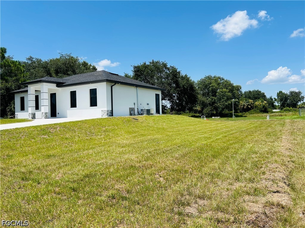 4 Bed SingleFamilyResidence for Sale in Lehigh Acres, photo 2