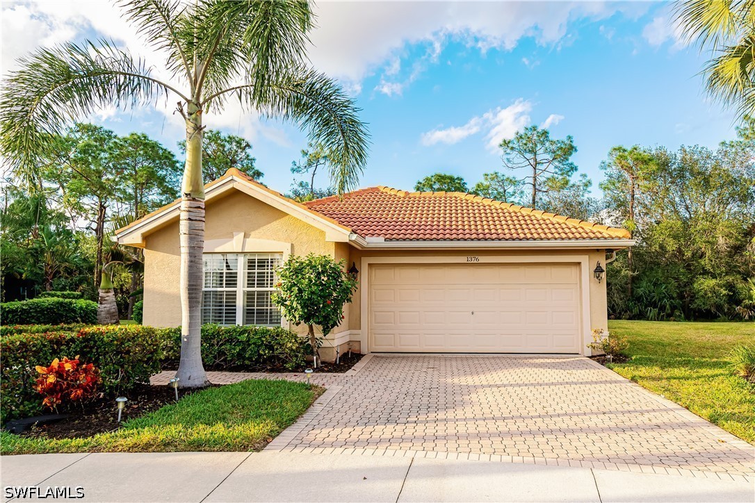 3 Bed Pool Home for Sale in Saturnia Lakes, photo 2