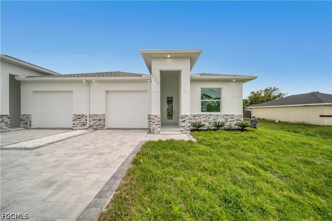 6 Bed Duplex for Sale in Lehigh Acres, photo 2