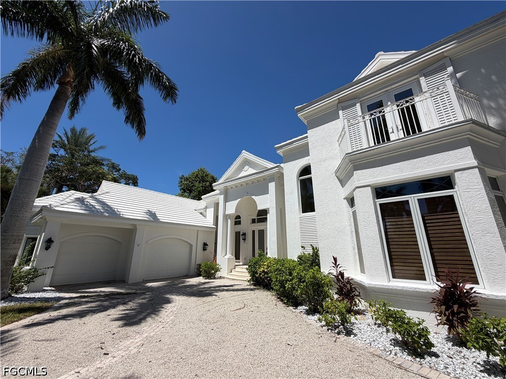 4 Bed Pool Home for Sale in Sanibel, photo 2