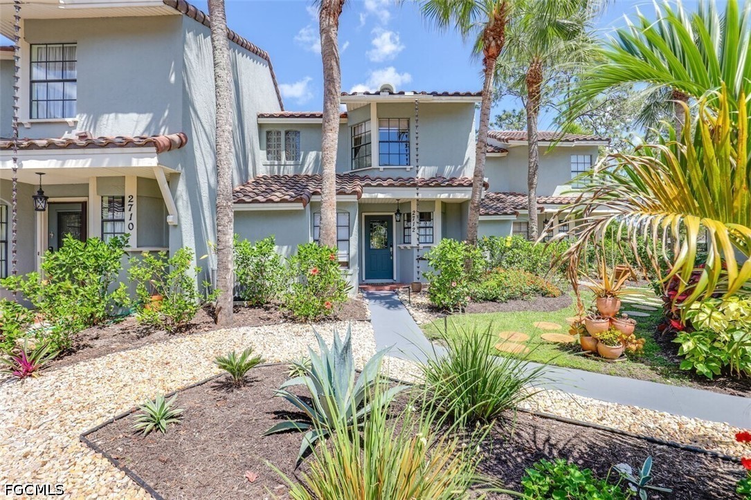 8 Bed Pool Home for Sale in Kings Lake, photo 2