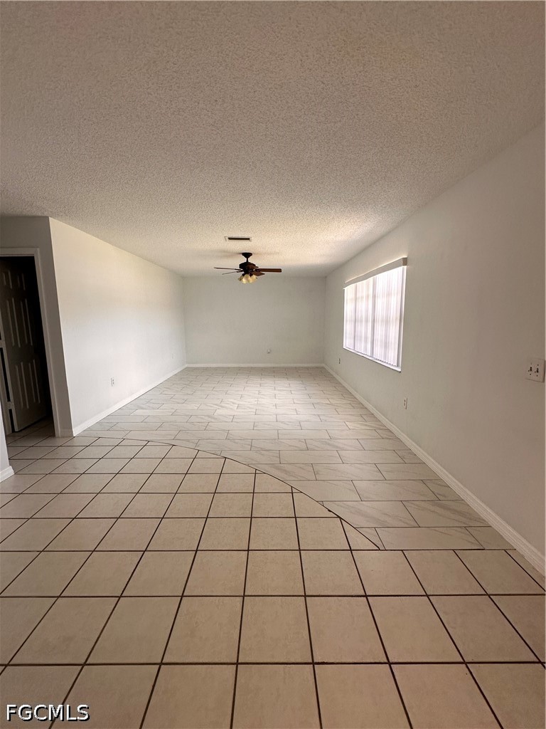 2 Bed Condominium for Sale in Cape Coral, photo 2