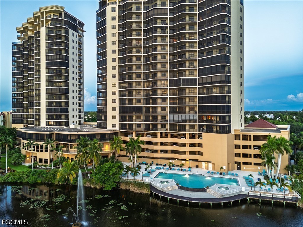 3 Bed Waterfront Home for Sale in Fort Myers, photo 2