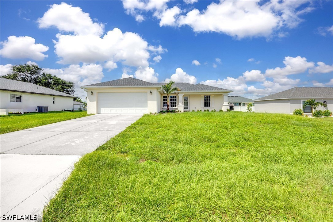 3 Bed SingleFamilyResidence for Sale in Cape Coral, photo 2