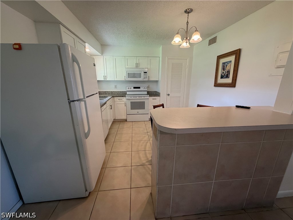 2 Bed Condominium for Sale in Poinciana Condo, photo 2