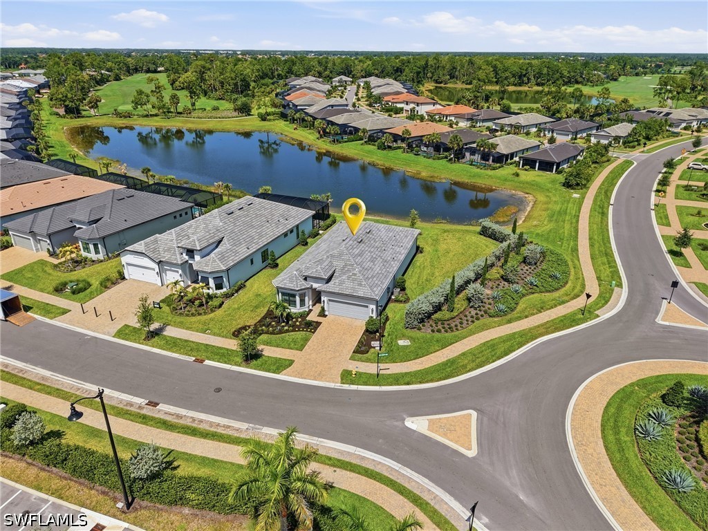 3 Bed Waterfront Home for Sale in Naples, photo 2
