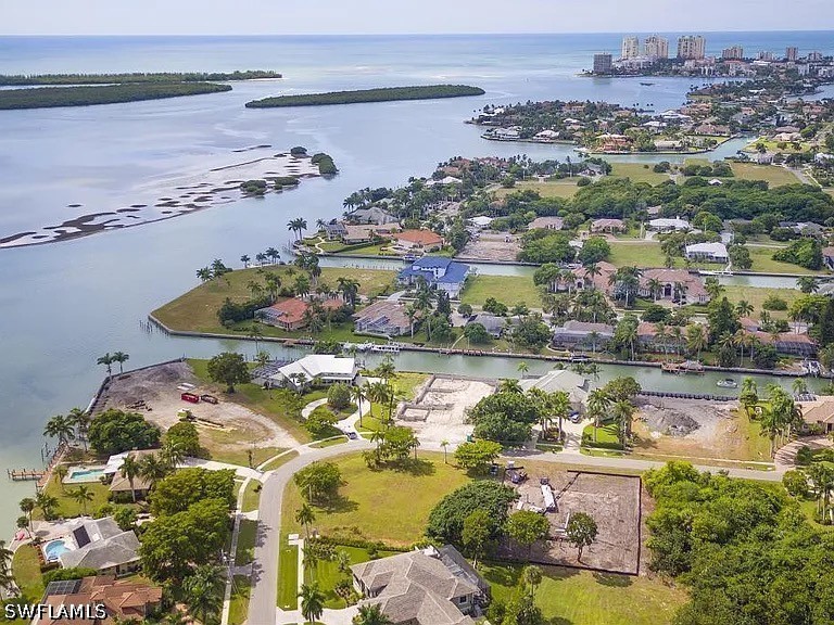 Residential for Sale in Marco Beach, photo 2