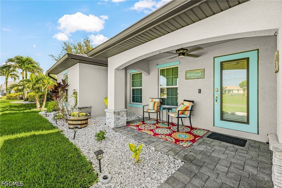 3 Bed Pool Home for Sale in Cape Coral, photo 2
