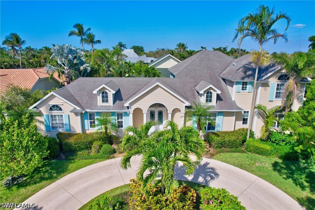 5 Bed Pool Home for Sale in Olde Naples, photo 2
