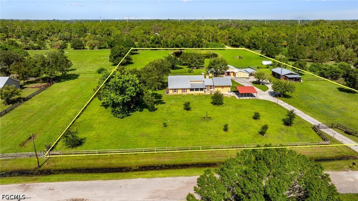 4 Bed Pool Home for Sale in Fort Myers, photo 2