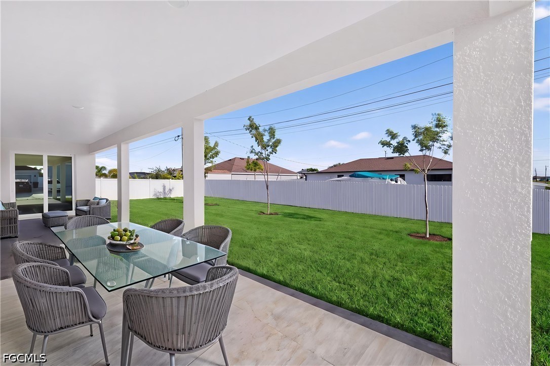 4 Bed SingleFamilyResidence for Sale in Cape Coral, photo 2