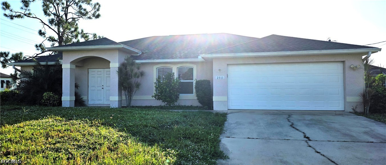3 Bed SingleFamilyResidence for Sale in Cape Coral, photo 2