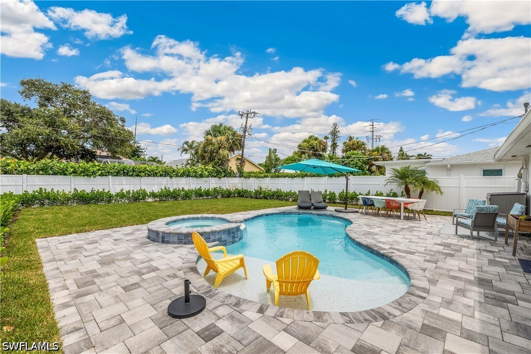 3 Bed Pool Home for Sale in Naples Park, photo 2
