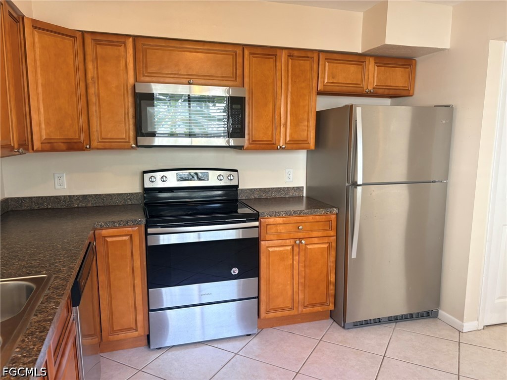 2 Bed Townhouse for Sale in Fort Myers, photo 2