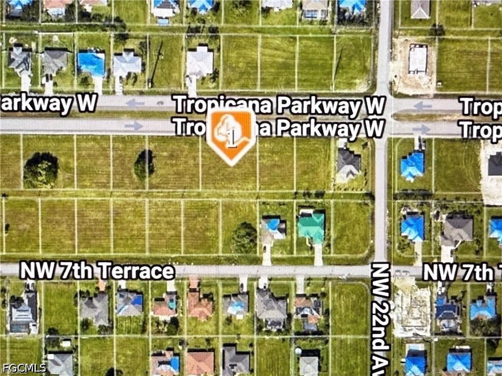 Commercial for Sale in Cape Coral, photo 2