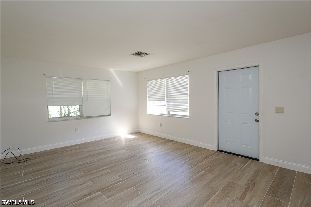 2 Bed SingleFamilyResidence for Sale in Naples, photo 2
