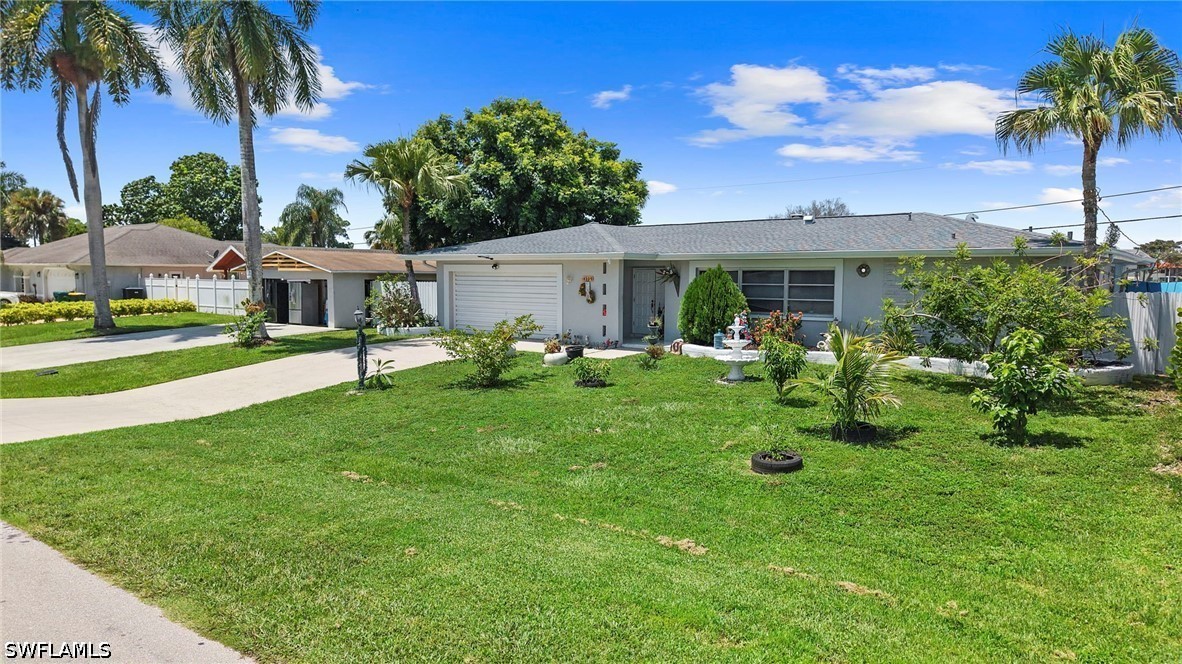 4 Bed Pool Home for Sale in Golden Gate City, photo 2