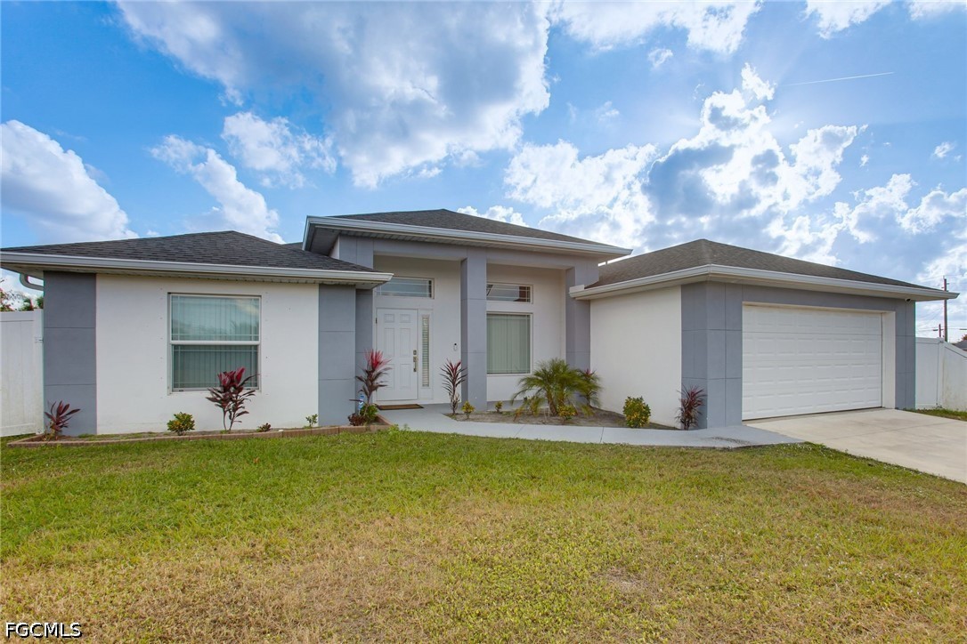 4 Bed Pool Home for Sale in Lehigh Acres, photo 2