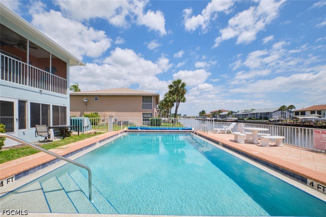 2 Bed Waterfront Home for Sale in Cape Coral, photo 2