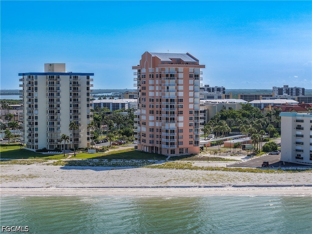 3 Bed Pool Home for Sale in Fort Myers Beach, photo 2