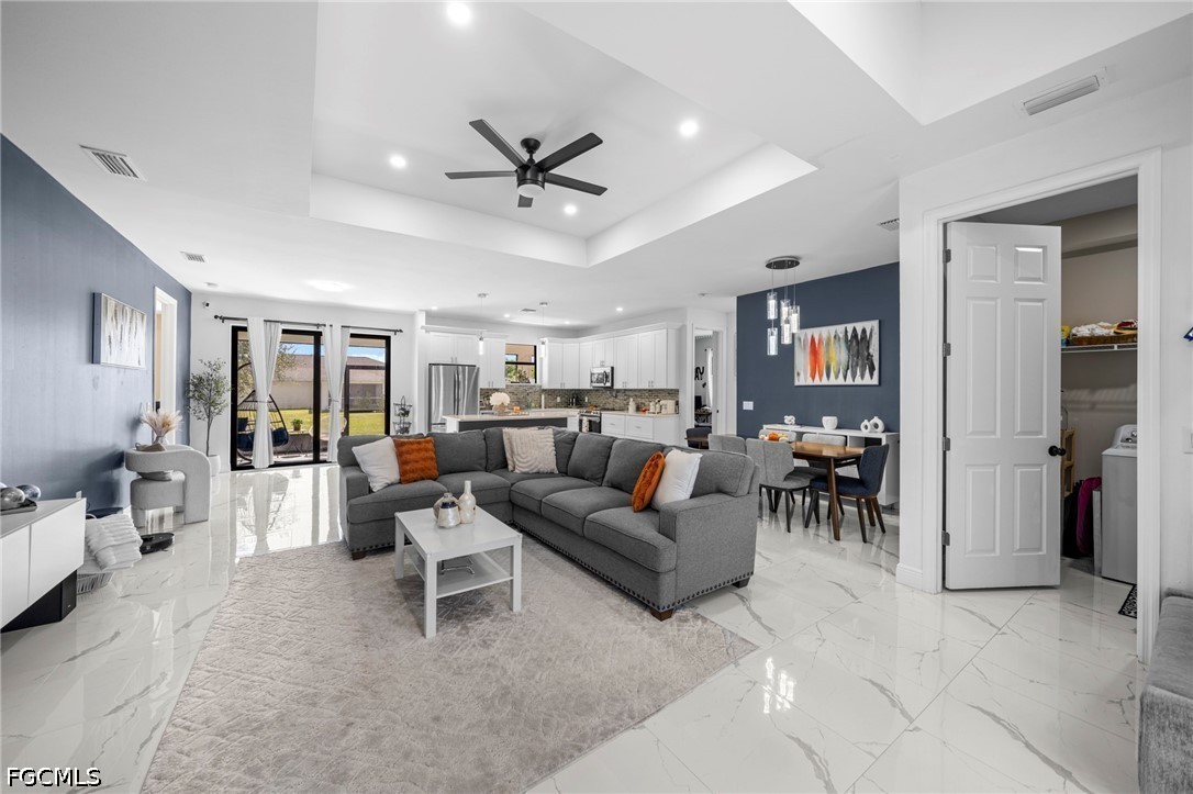 4 Bed SingleFamilyResidence for Sale in Lehigh Acres, photo 2
