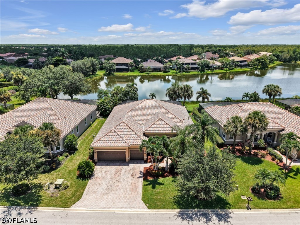 5 Bed Pool Home for Sale in Bella Terra, photo 2