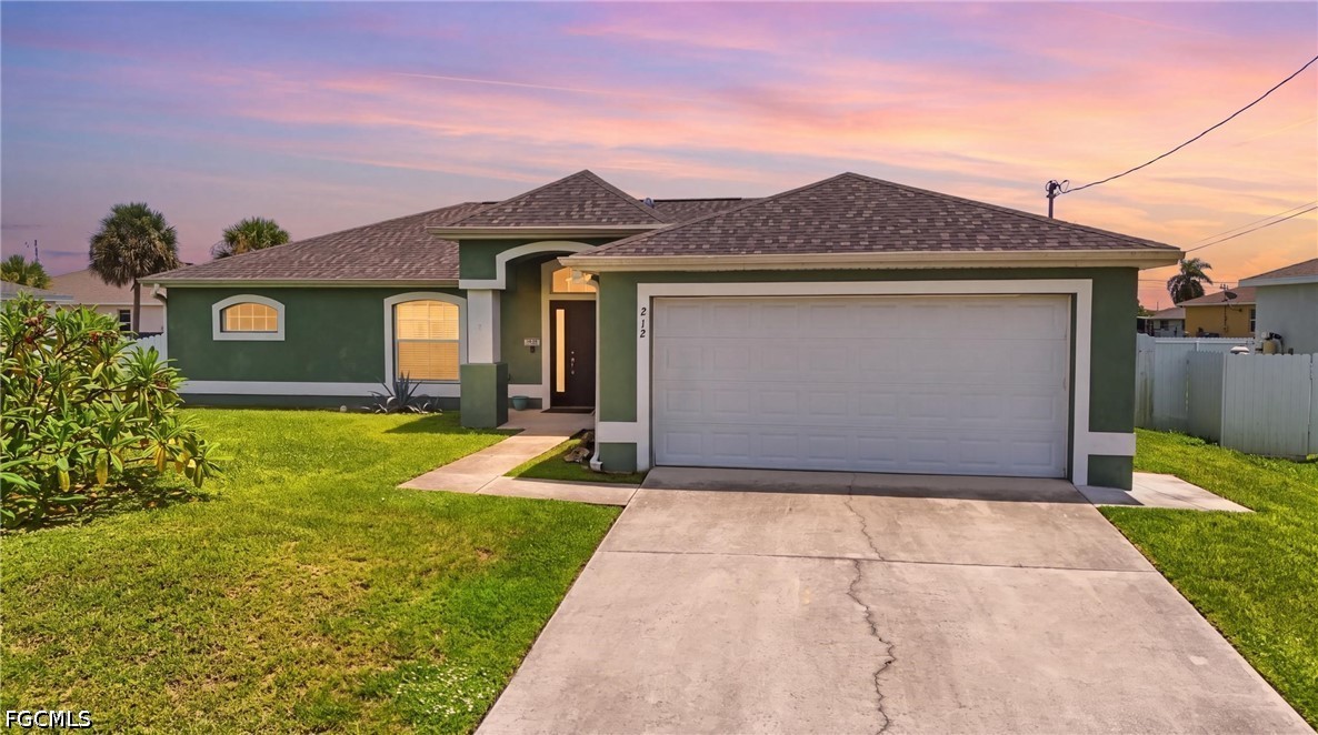 4 Bed SingleFamilyResidence for Sale in Cape Coral, photo 2