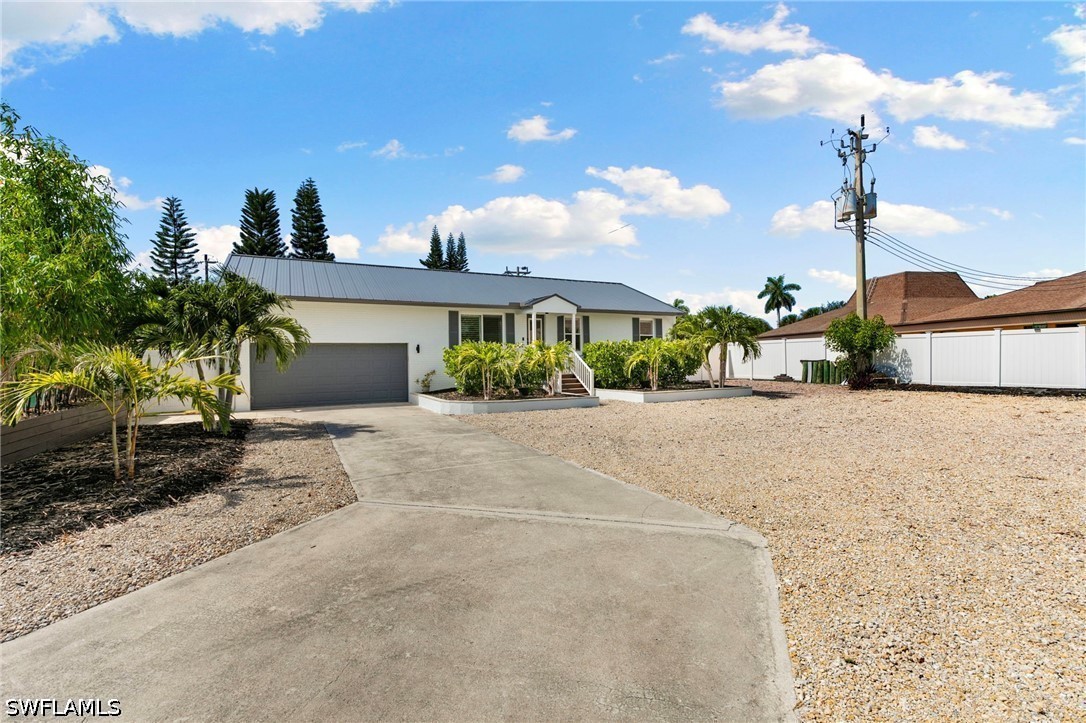 3 Bed Pool Home for Sale in Marco Island, photo 2