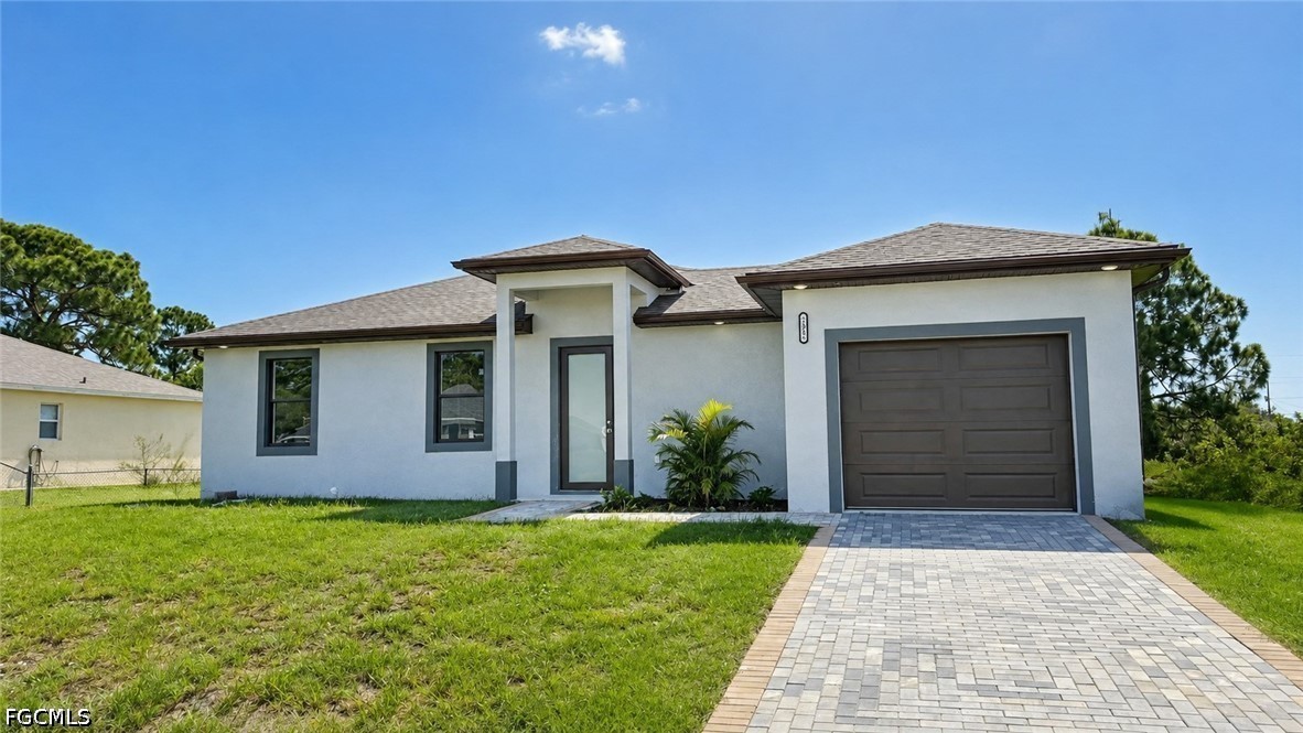3 Bed SingleFamilyResidence for Sale in Lehigh Acres, photo 2