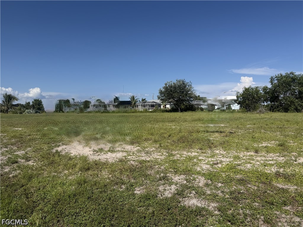 Waterfront Home for Sale in Cape Coral, photo 2