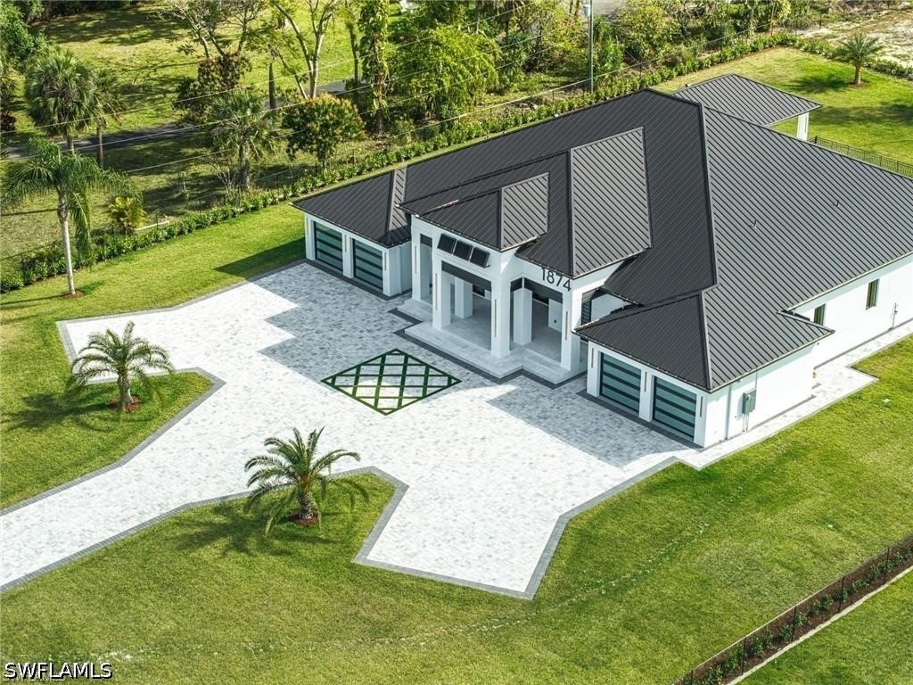 5 Bed Pool Home for Sale in Naples, photo 2
